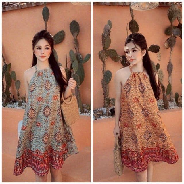 Đầm thổ cẩm cổ yếm