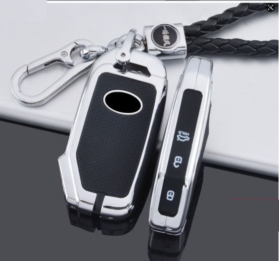 ỐP BỌC CHÌA KHÓA CERATO, SORENTO, K3 LOẠI 3 NÚT LOGO KIA MỚI KIM LOẠI METAL CAO CẤP (DÂY ĐEO)