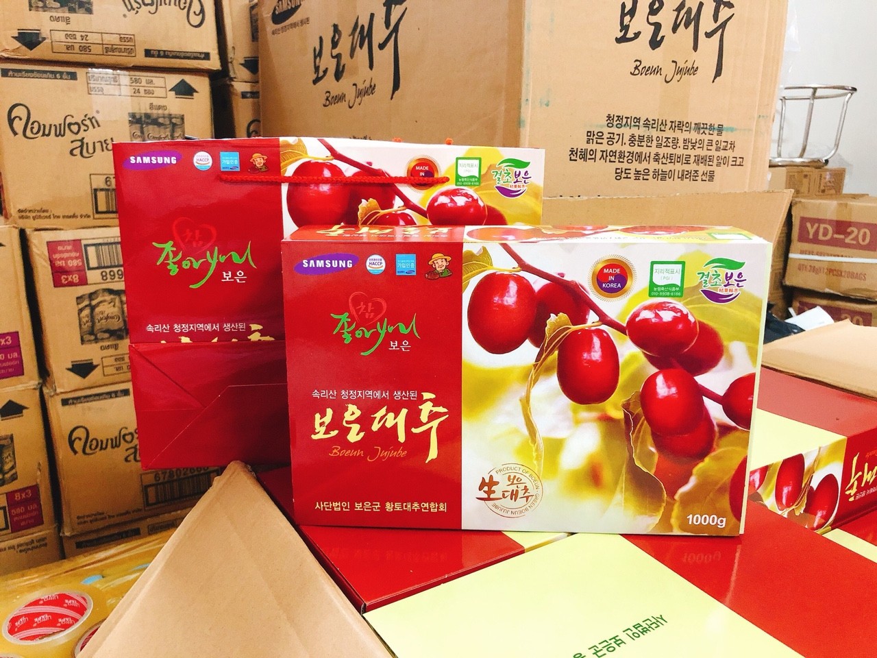 Táo đỏ hàn quốc cao cấp hộp 1kg