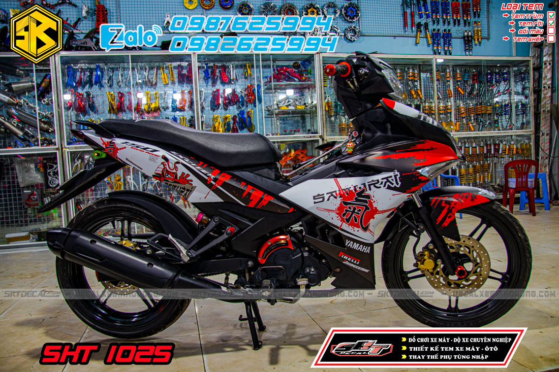 tem trùm exciter 150 trắng đỏ đen samurai