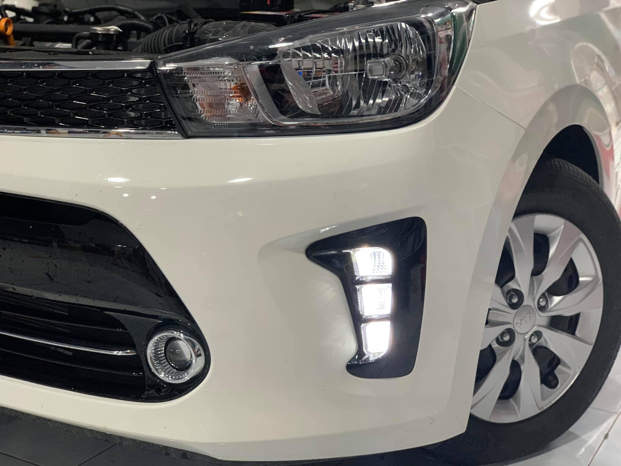 Đèn gầm Kia Soluto cắm giắc zin