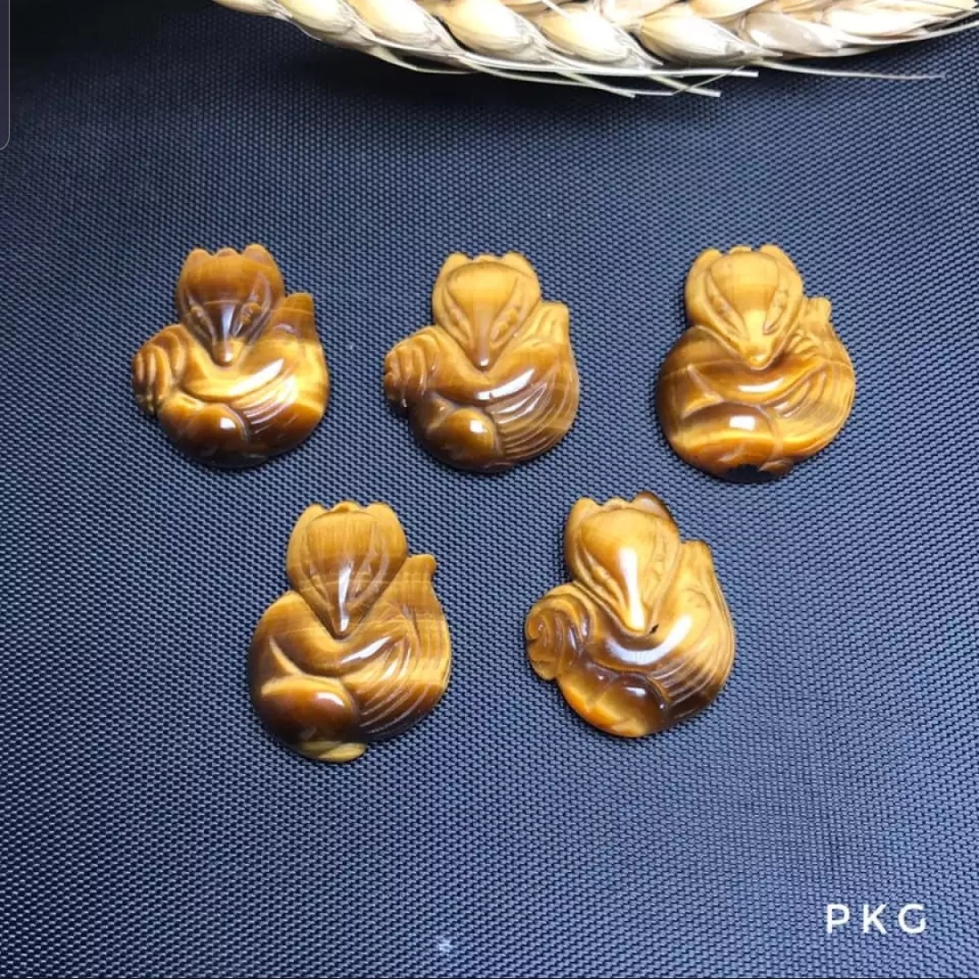 Hồ ly đá tự nhiên Mắt hổ vàng nâu