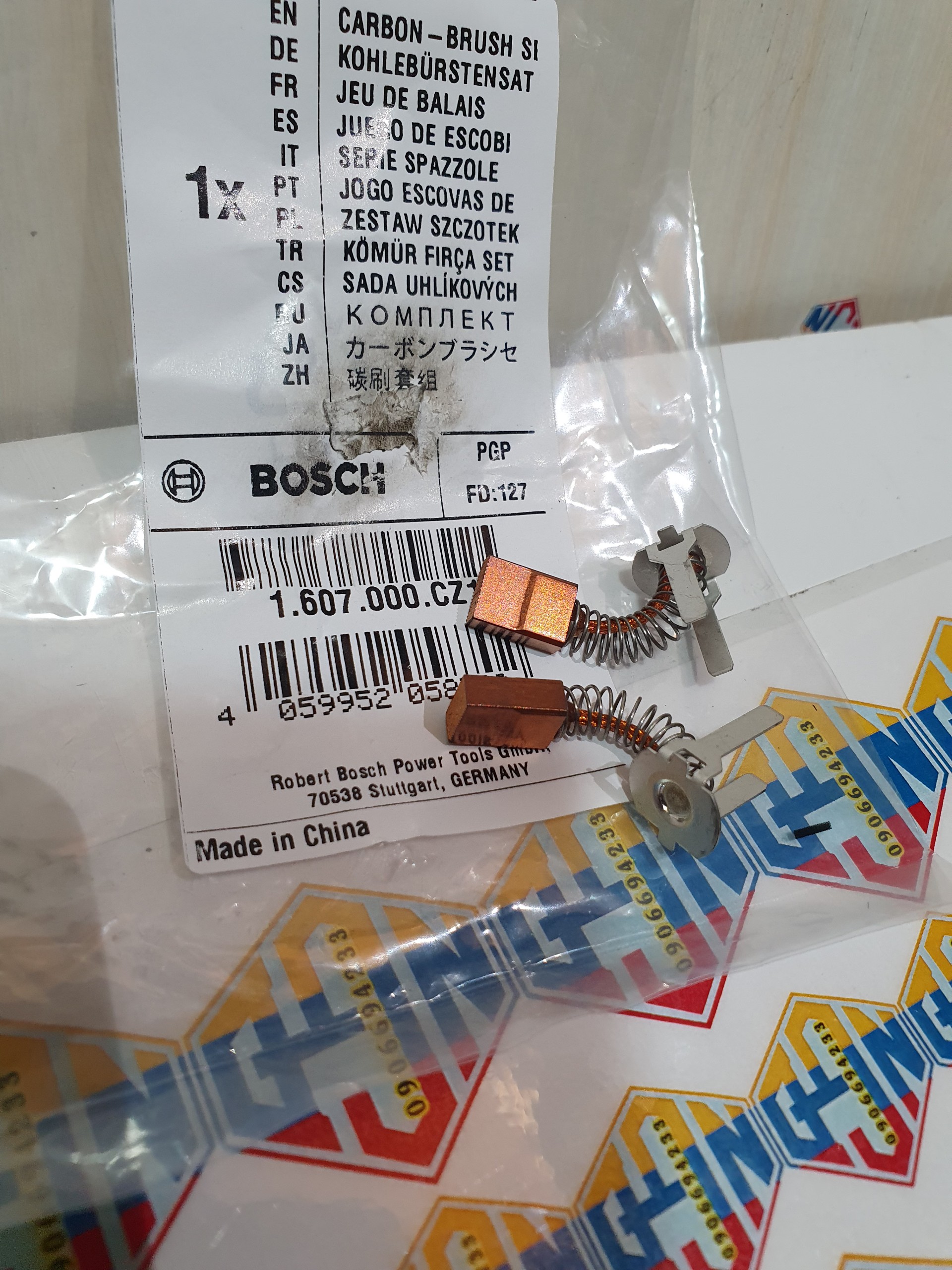 Chổi than máy khoan pin 18V Bosch
