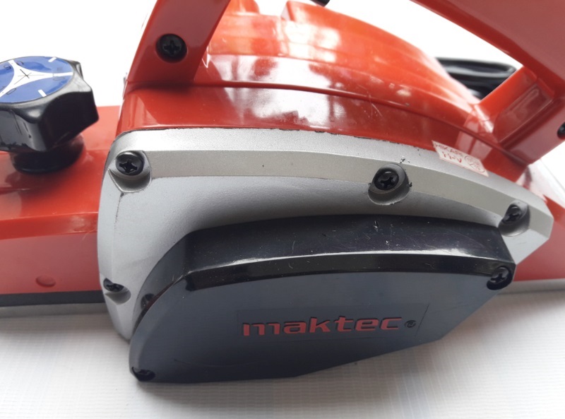 Máy bào gỗ Maktec MT190