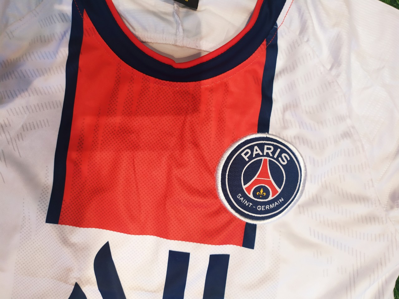 ÁO BÓNG ĐÁ CLB Paris Saint-Germain TRẮNG MỚI NHẤT 2020-2021