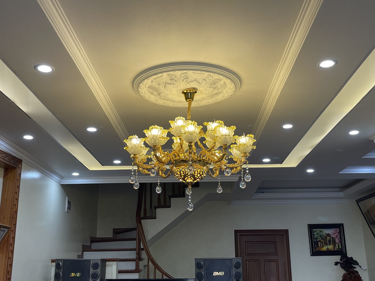 FREE SHIP: ĐÈN CHÙM CHAO VÀNG  tặng bóng led ( xả kho)