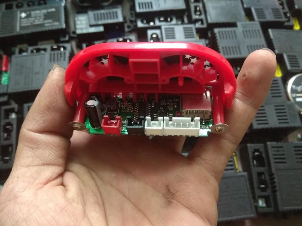 hộp nhạc xe điện trẻ em