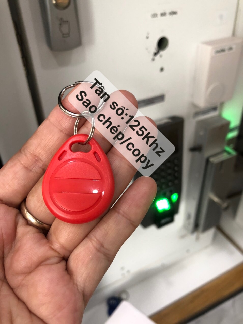 Thẻ từ dạng móc khóa Copy RFID tần số 125Khz (Proximity)