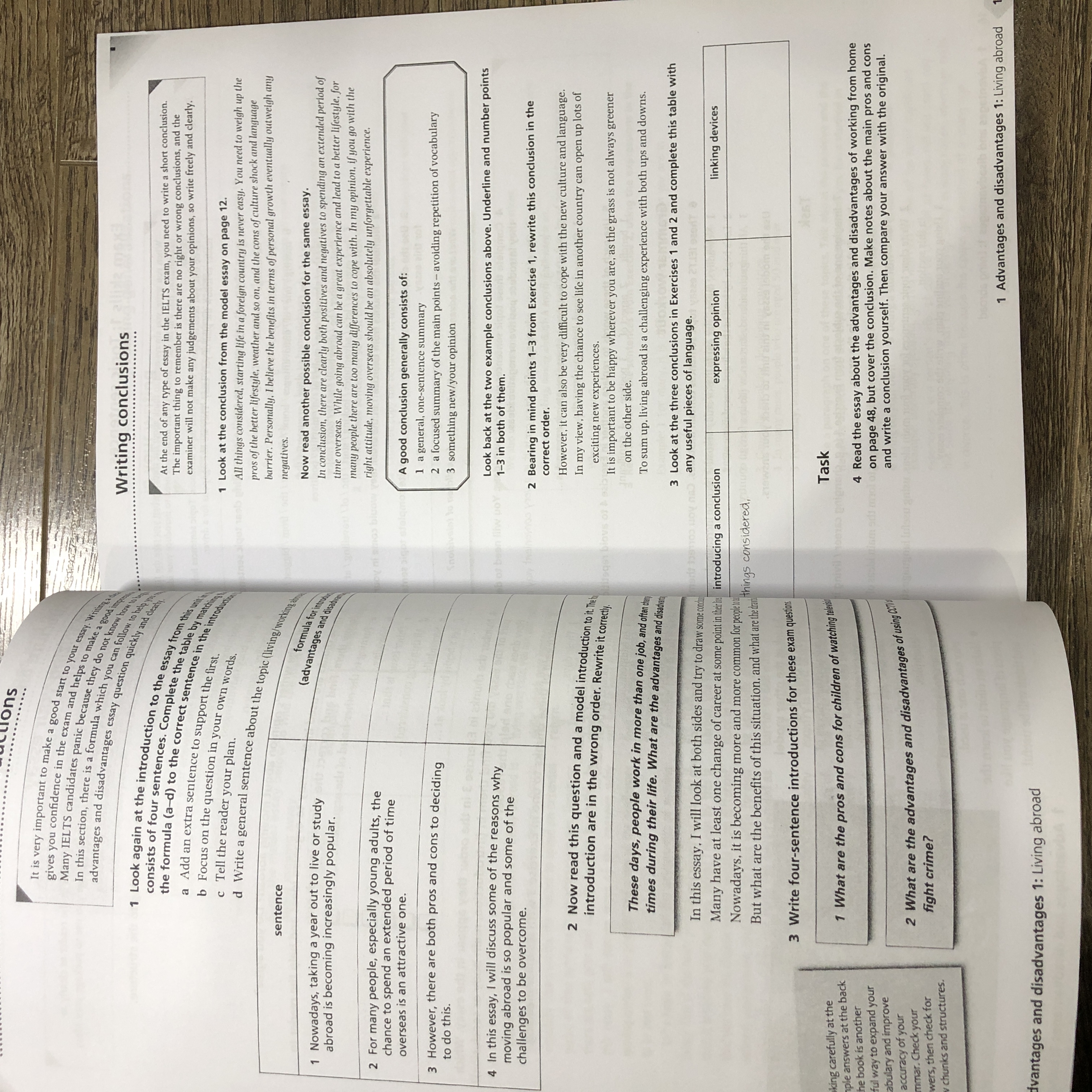 Sách IELTS Advantage Writing Skills