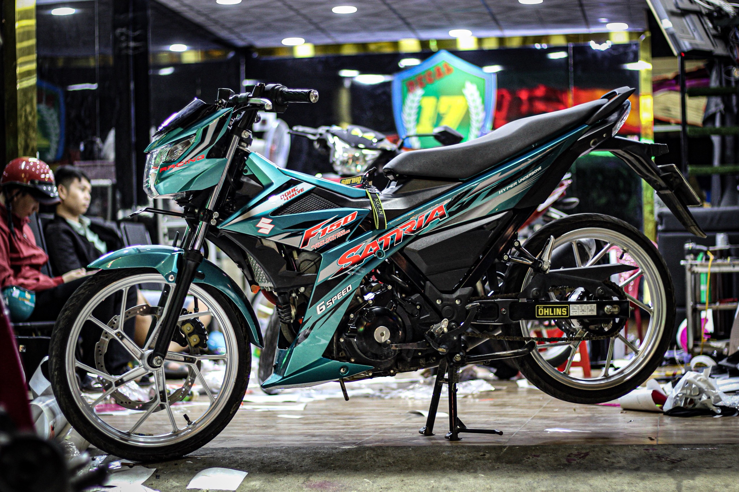 Tem Suzuki Satria F150 V4 - Tặng Logo