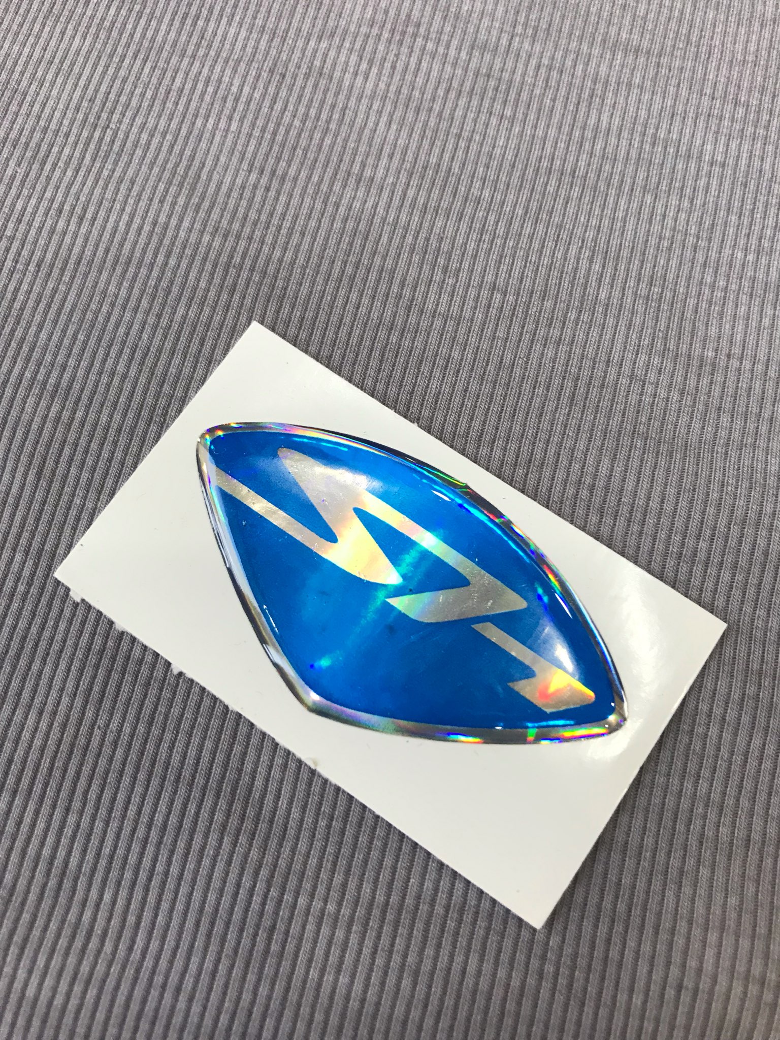 Tem logo SH sắc nét màu xanh
