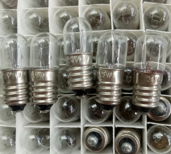 BÓNG ĐÈN SỢI ĐỐT ĐUÔI XOÁY E10 24V 3W T10x28