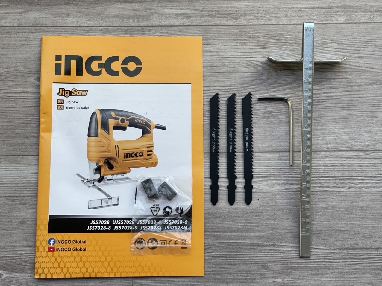 MÁY CƯA LỌNG INGCO 570W JS57028 ( tặng kèm 5 lưỡi cưa lọng gỗ )