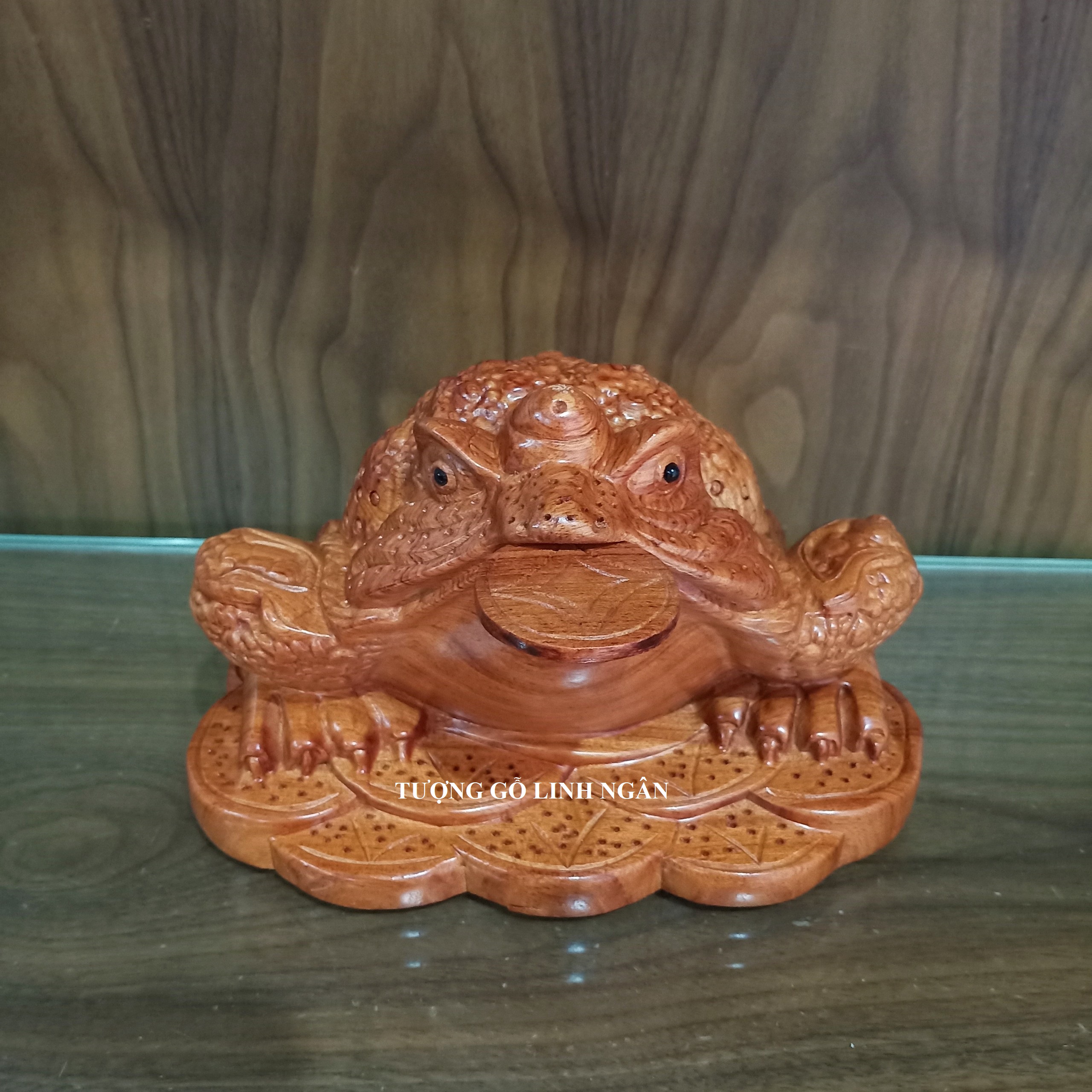 Cóc ngậm tiền (thiềm thừ) bằng gỗ hương (Cao 12, ngang 19, sâu 17 cm)