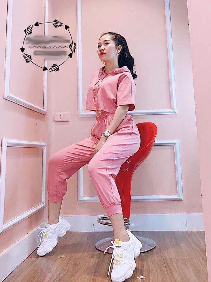 [HCM]SET BỘ NỮ ÁO CROTOP CÓ MŨ QUẦN THỂ THAO THỜI TRANG SIÊU HOT