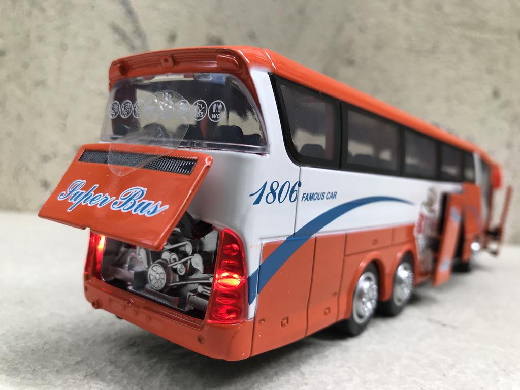 Mô hình xe Khách Universe 47 chổ ngồi