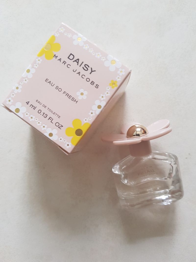 Nước Hoa Nữ Daisy Marc Jacobs Eau So Fresh EDT 4ml (Hồng)