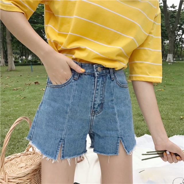 Quần short jean cạp cao ống rộng xẻ gấu