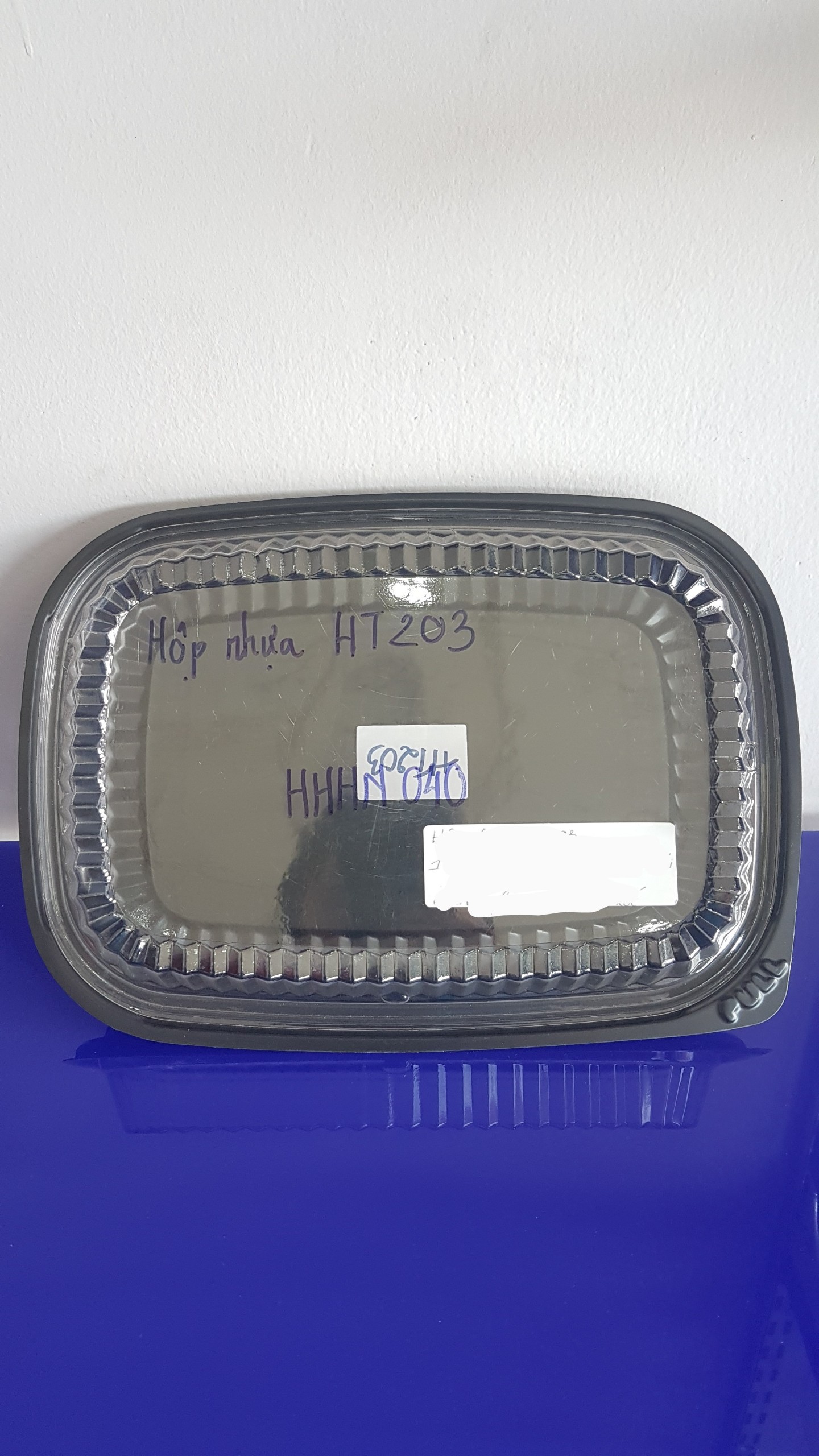 Hộp nhựa đế đen HT203