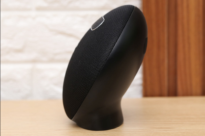 Loa Bluetooth Wetop A3 Đen trưng bày