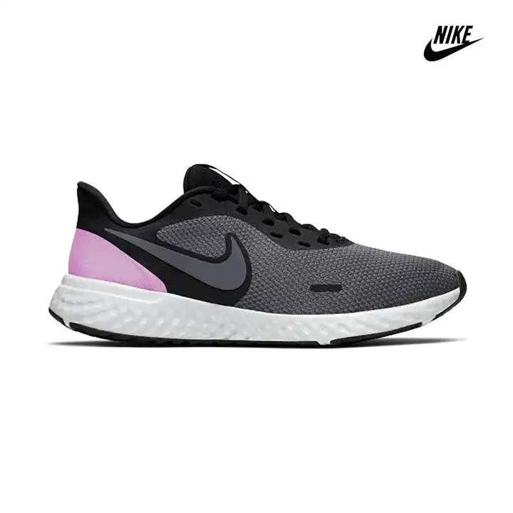 nike revolution 5 women's stores