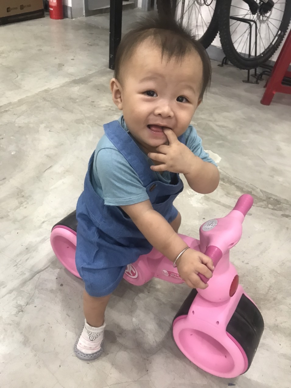 Xe Đạp Thăng bằng Jett Cycles Walk 'N' Roller (Hồng)