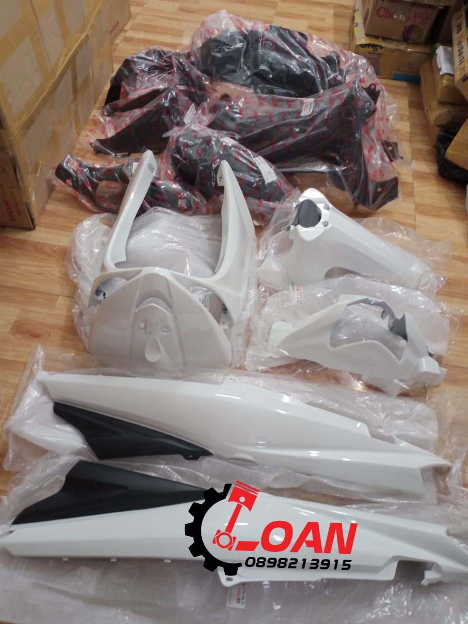 FULL DÀN ÁO TAURUS MÀU TRẮNG ĐEN HÀNG ZIN