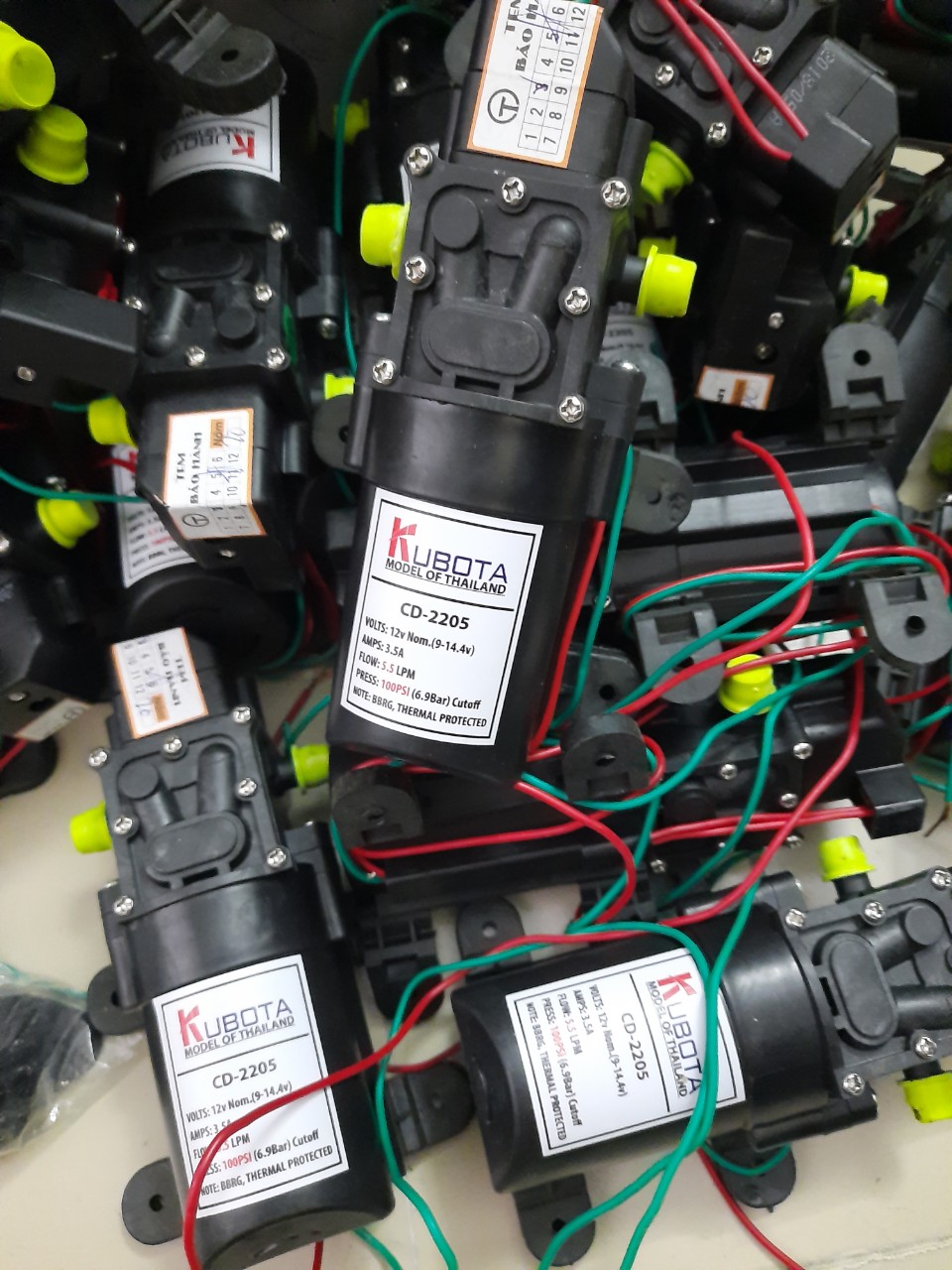 máy bơm mini tăng áp lực nước 12v rửa xe máy