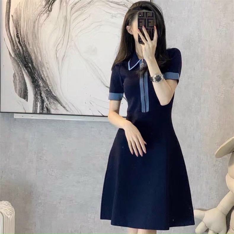Đầm xanh đen cổ khoá