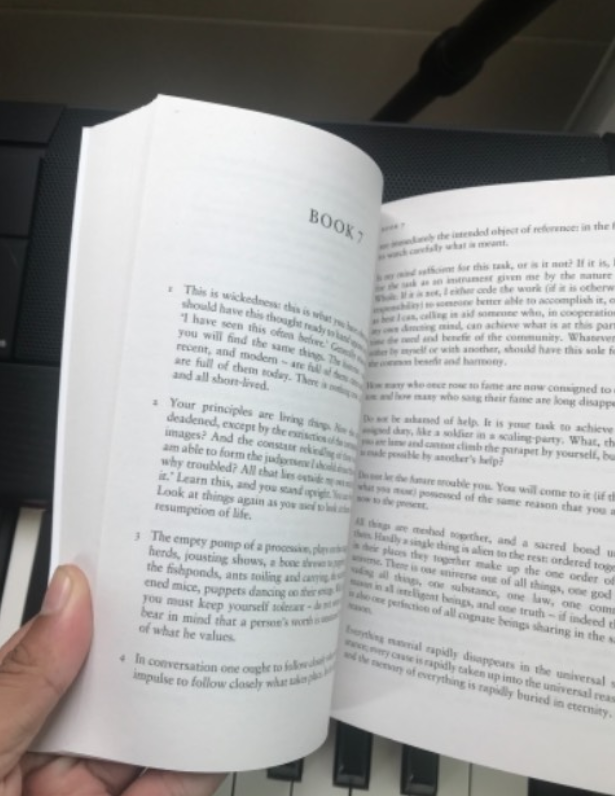 Sách triết học tiếng Anh: Meditations
