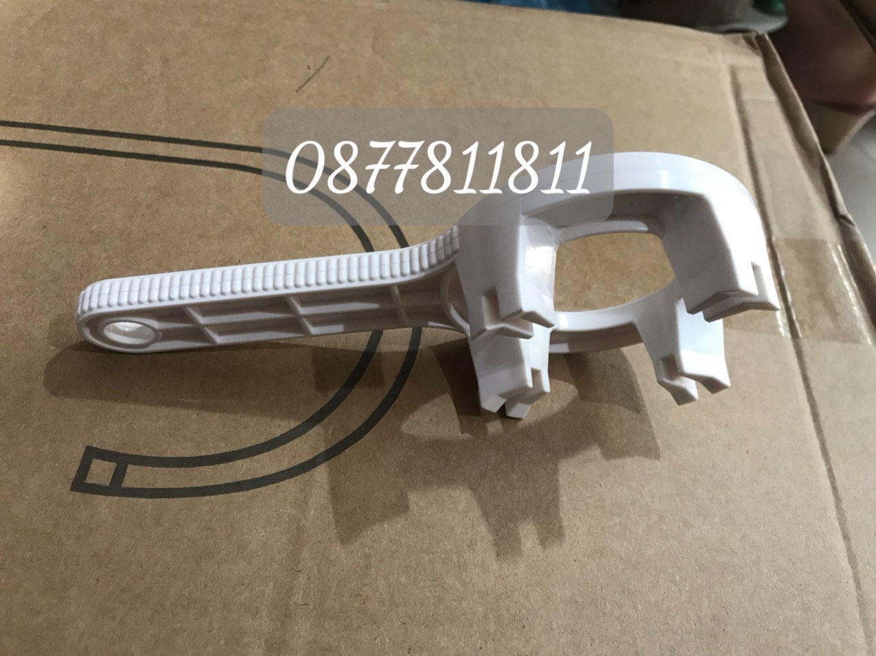 Tay gông mở cốc lọc đời mới Karofi ( máy ss038, U03, U05, U95, Op1310, P95...)