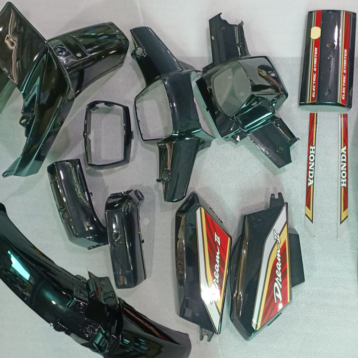 {Tặng kèm tem}   Vỏ nhựa xe DREAM II màu ĐEN BÓNG , dàn áo xe máy dream 2 nhựa cao cấp chống bay màu