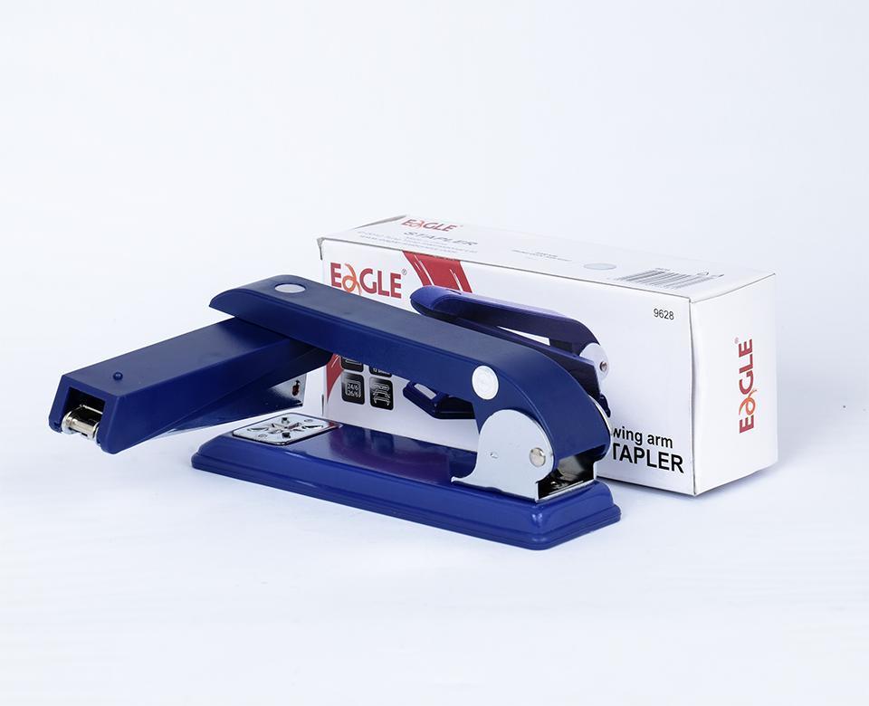 [HCM]Máy bấm kim Eagle có thể xoay 45,90 độ dùng kim số 3