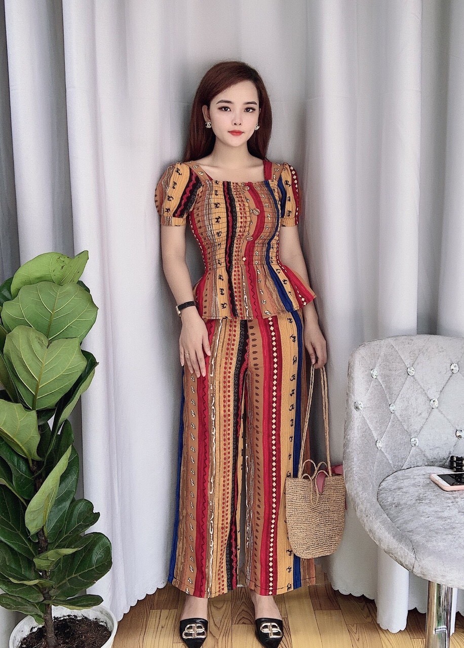 Set Bộ Thổ Cẩm Họa Tiết Sọc Dọc, Quần Ống Rộng Tôn Dáng, Thiết Kế Thời Trang ( CAM )