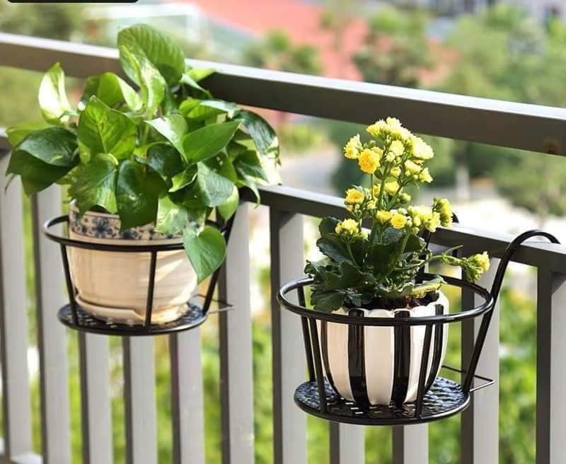 GIÁ SẮT TREO BAN CÔNG