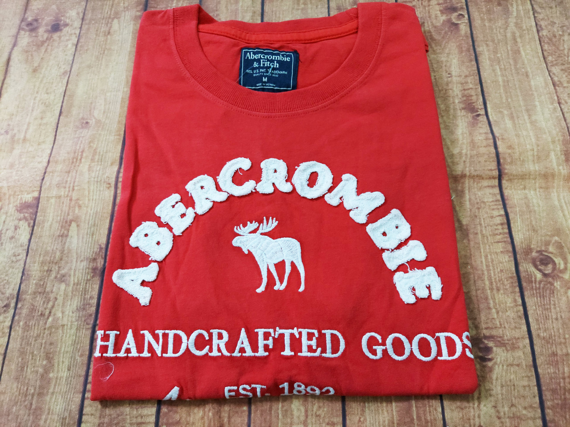 Áo thun Abercrombie & Fitch Red GOODS