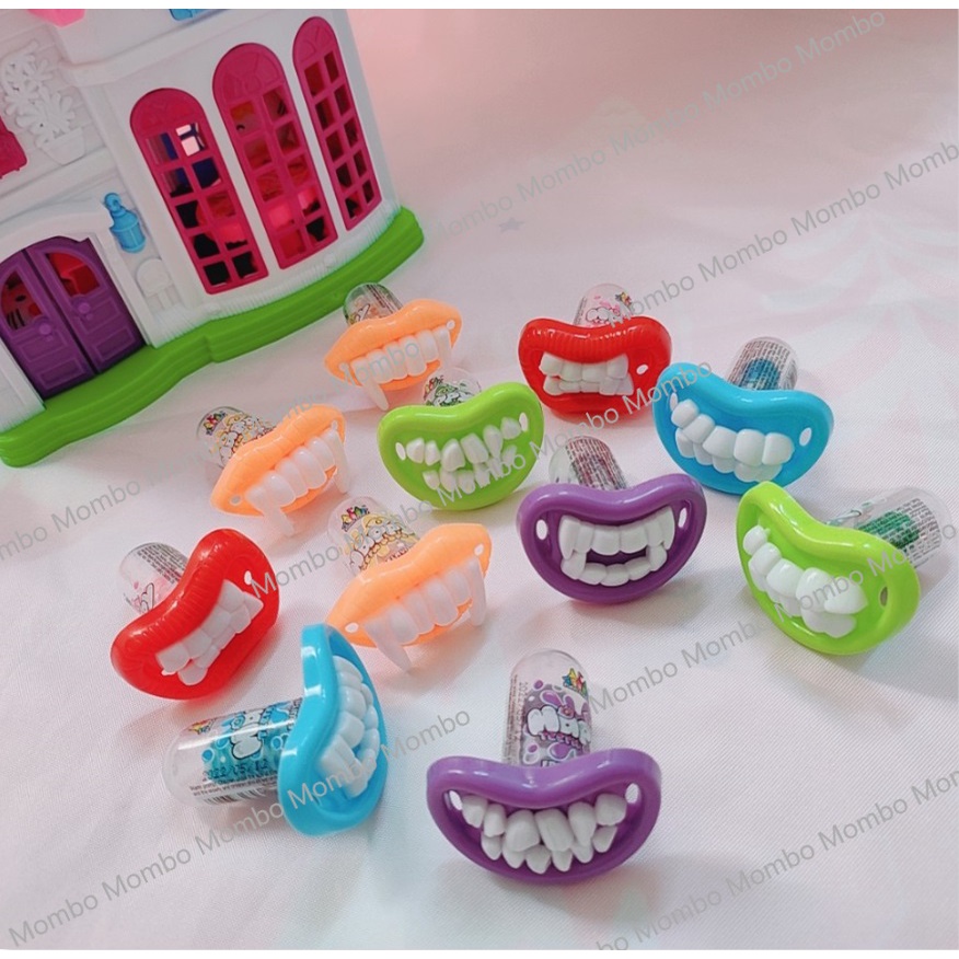 Kẹo mút hàm răng halloween vui nhộn
