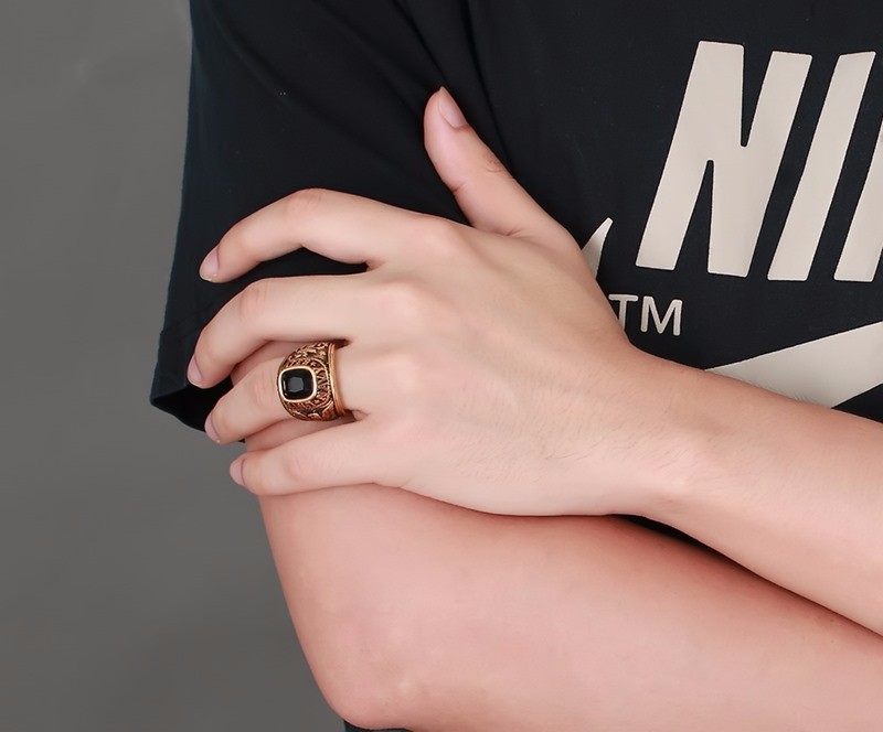 Nhẫn quân đội Mỹ titanium mạ vàng