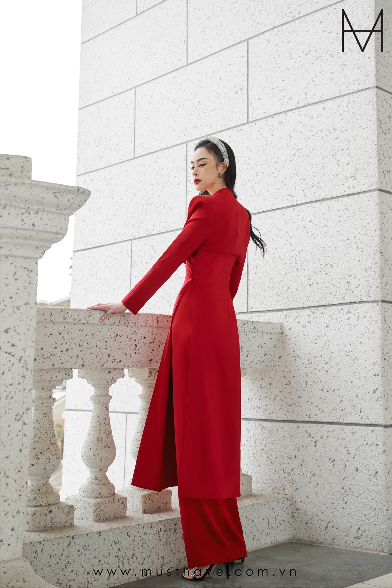MUST HAVE Set áo dài cách tân lụa đỏ AD022 02