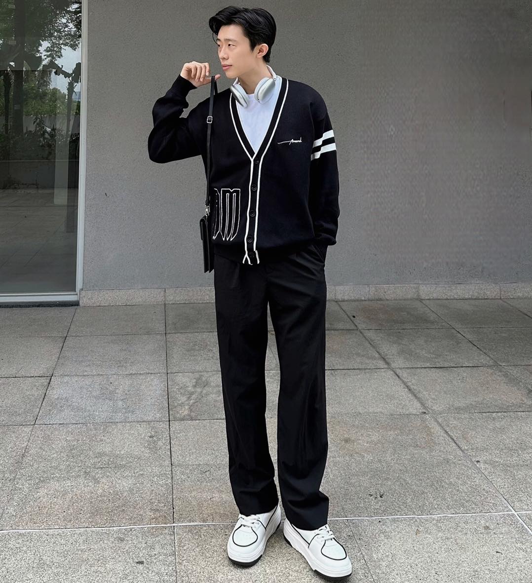Áo khoác Amand Modern City Cardigan - Black