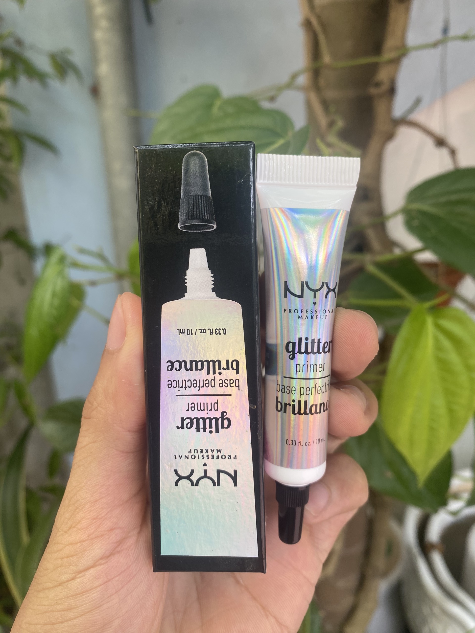 Kem lót nhũ mắt NYX Glitter Primer ( Giúp lớp nhũ bám vào da )