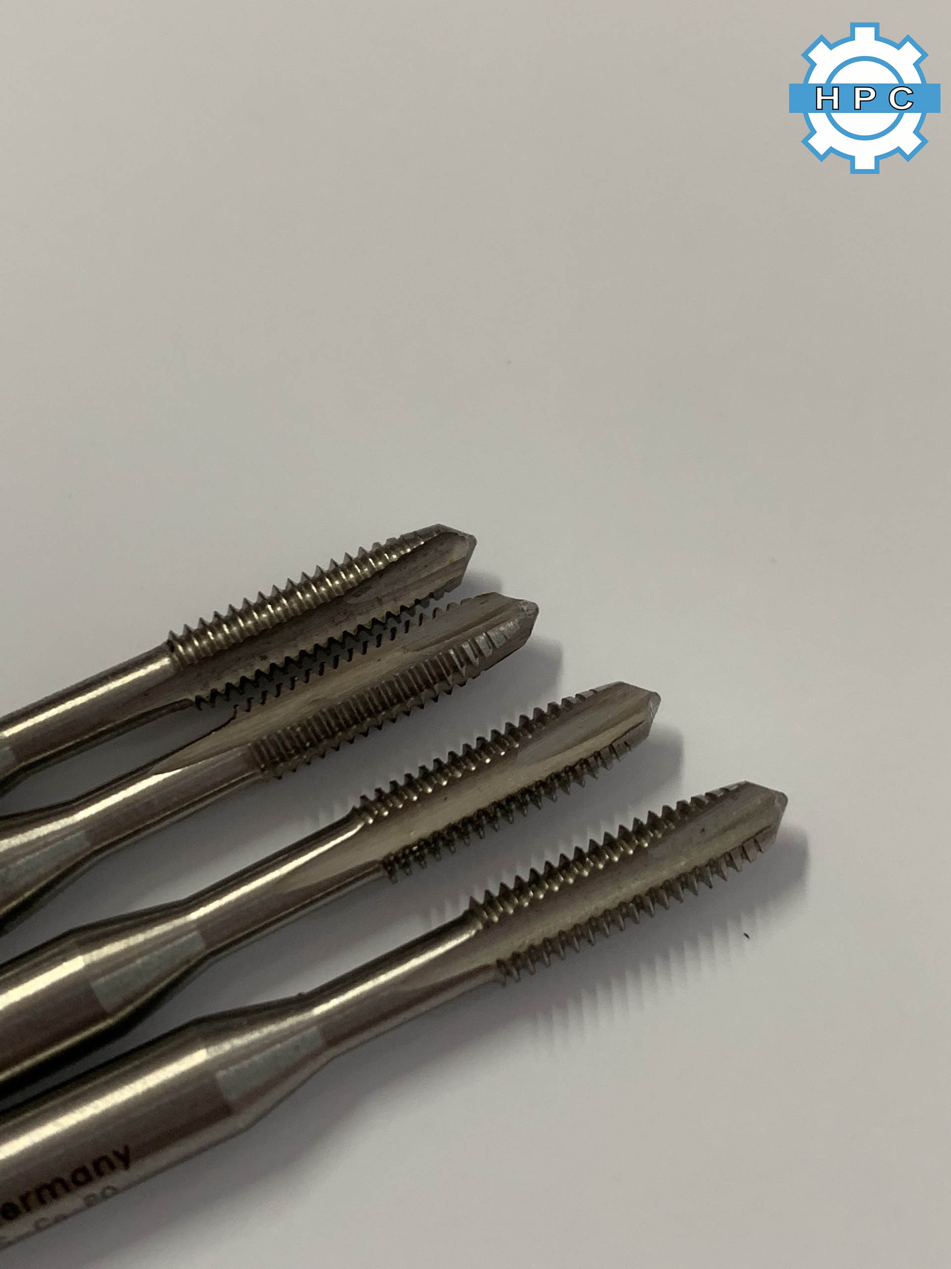 Mũi taro thẳng Volkel 90526 - M 4 x 0.7