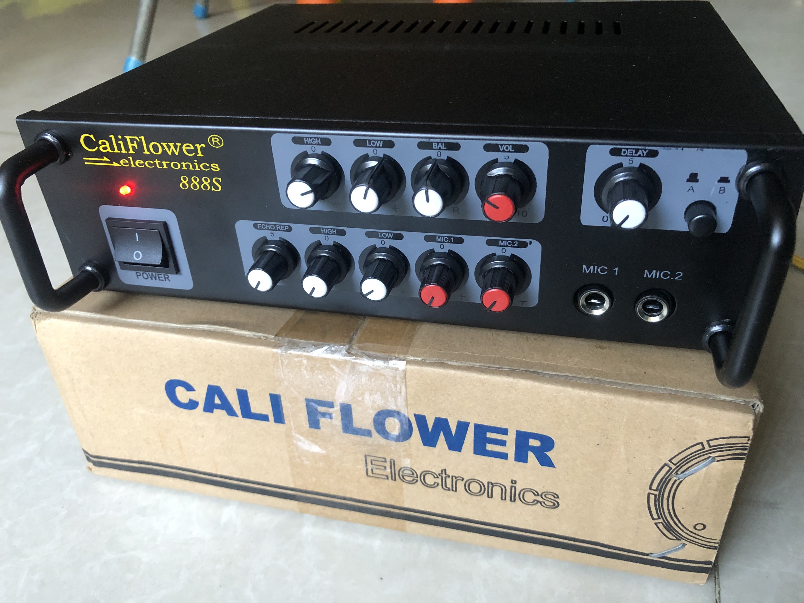 Amply Karaoke mini AC / DC 12V CALIFLOWER 888S