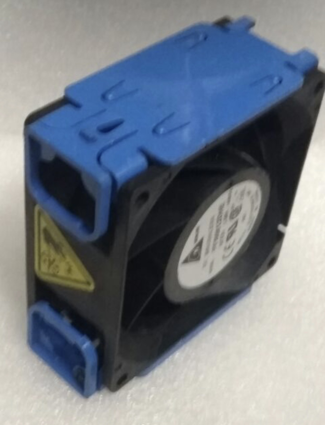 Quạt tản nhiệt DELTA 12V 3.30A 8cm