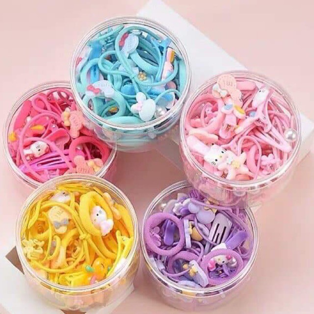 Hộp buộc tóc 50 chi tiết cho bé gái ( màu ngẫu nhiên )