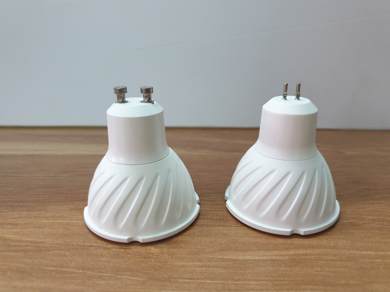 Bóng ghim chén led 5w COB Siêu Sáng (AS trắng, vàng; đuôi ghim Gu5.3, Gu10)