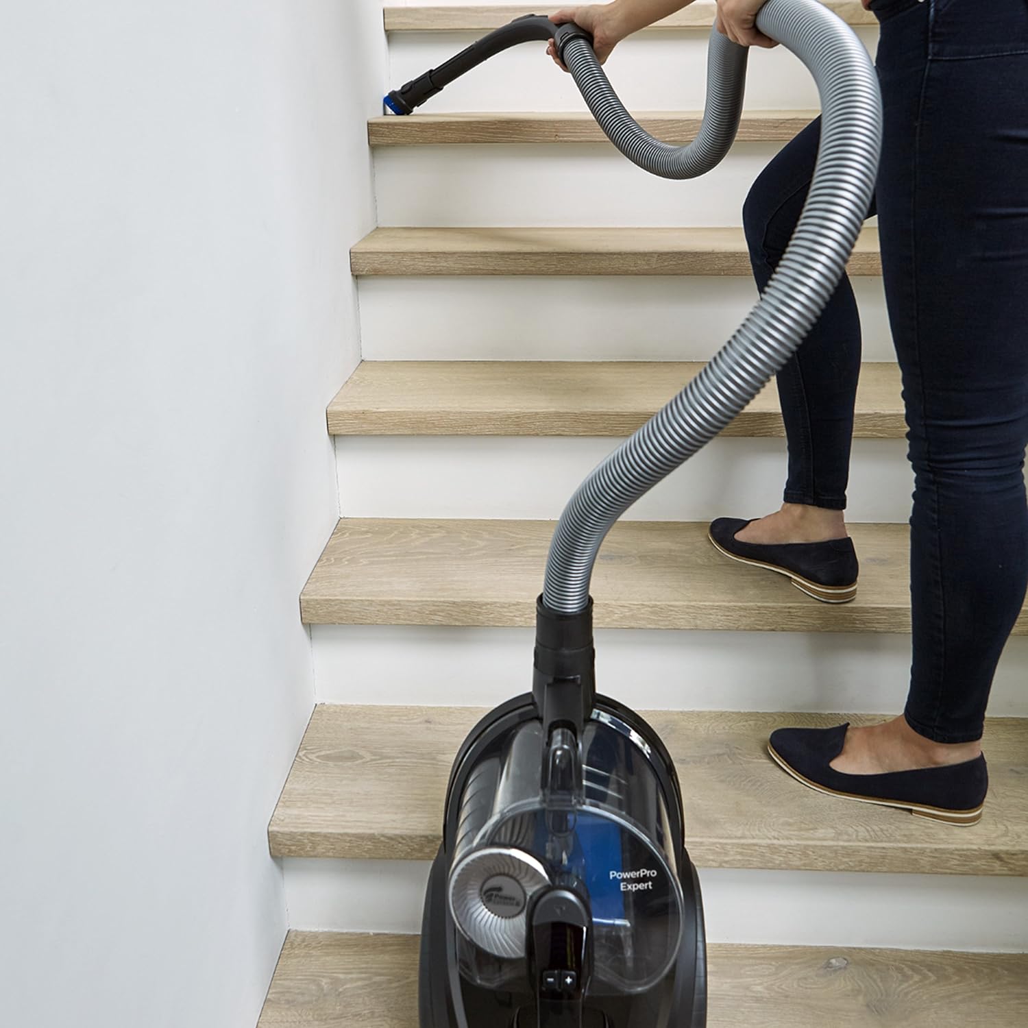 Máy Hút Bụi PHILIPS FC 9745/09, Công Suất Hút Mạnh Mẽ 750W, Công Nghệ PowerCyclone 8, Hút Được 99% Bụi Mịn, Hệ Thống Lọc Không Khí Sạch, Hệ Thống Khóa Dị Ứng, Nhập Đức, Bảo Hành 12 Tháng
