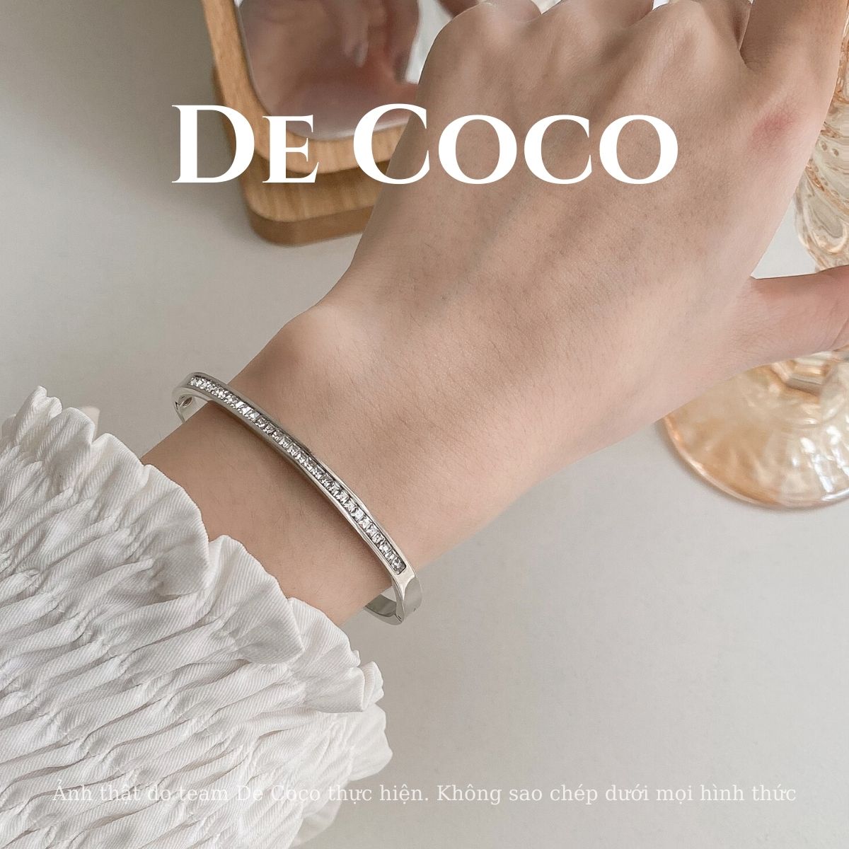 KHÔNG ĐEN GỈ - Vòng tay lắc tay cuff đính đá Elifa De Coco (kèm Túi giấy + Hộp + Thiệp)