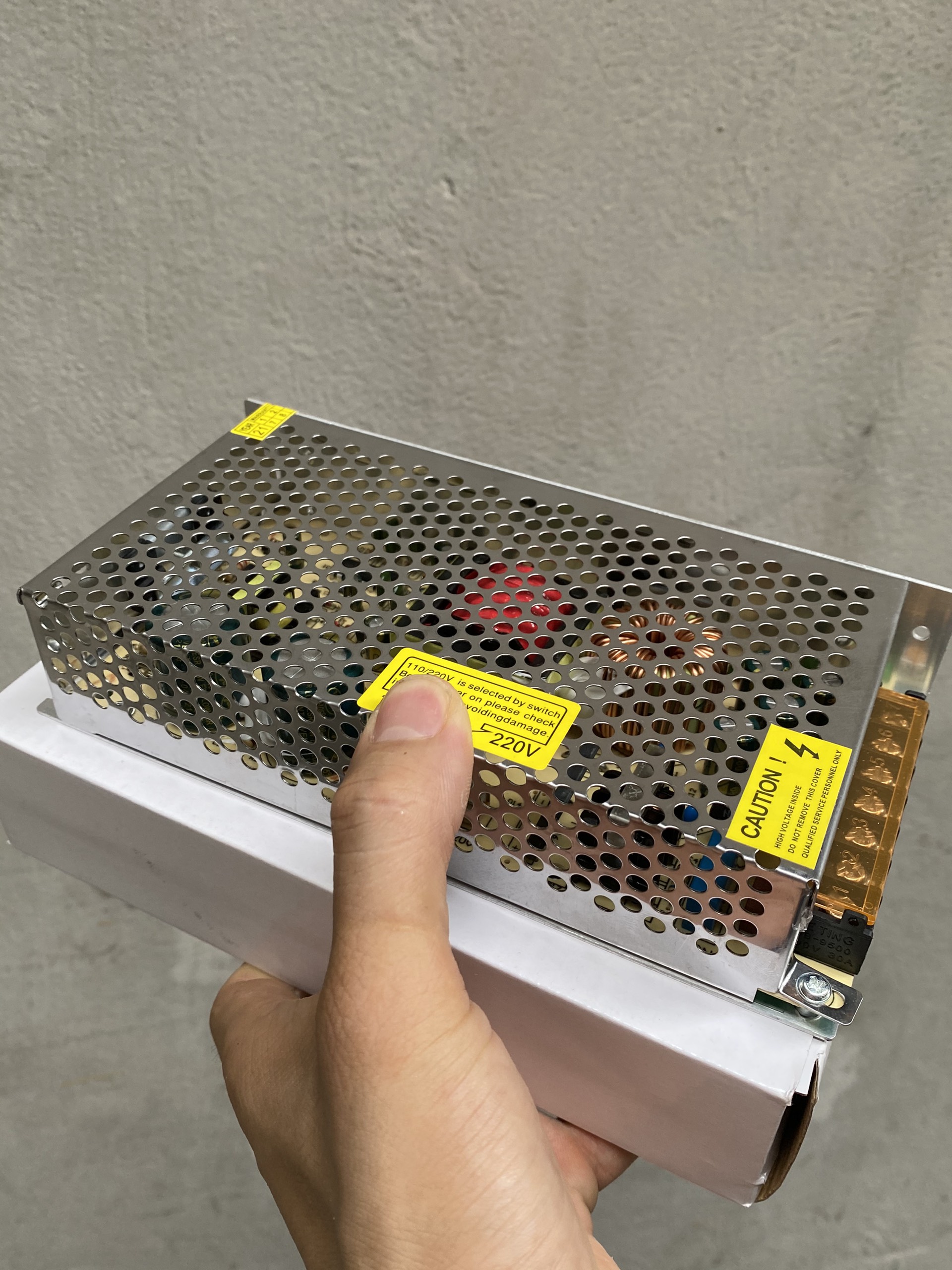 Cục nguồn tổ ong 18V-10A hàng cao cấp