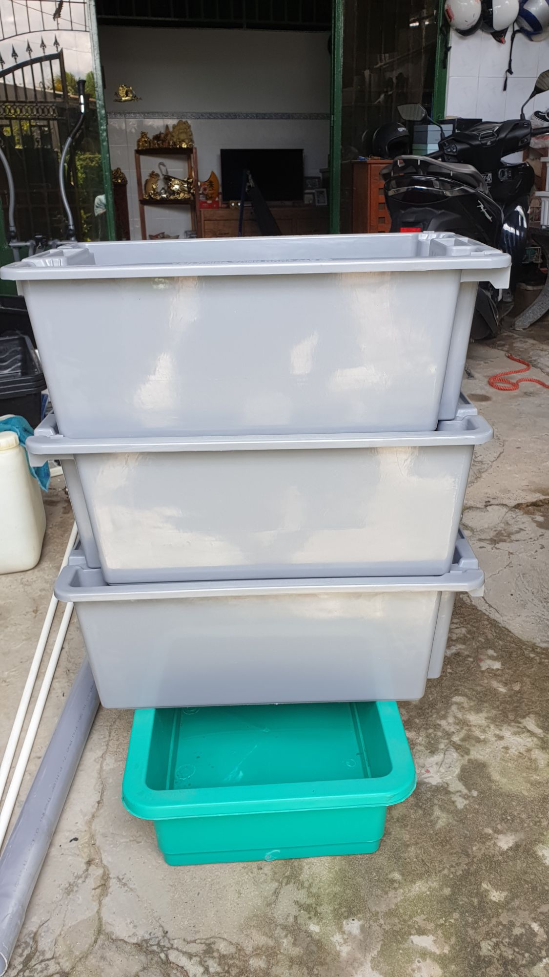 [HCM]baki 3 tầng xám (kt 64×39×70) máng dọc